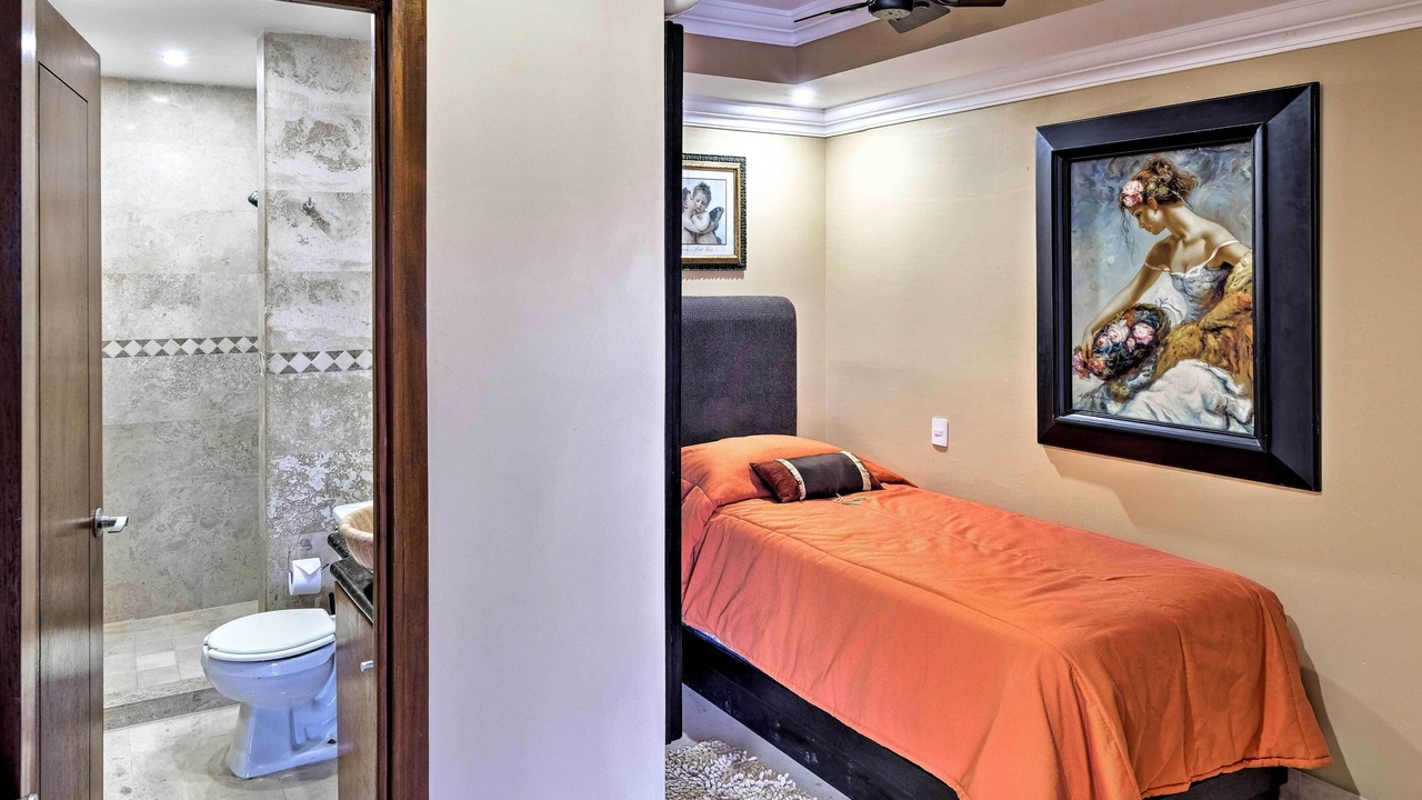 Photo of Bathroom in South Hotel Zone