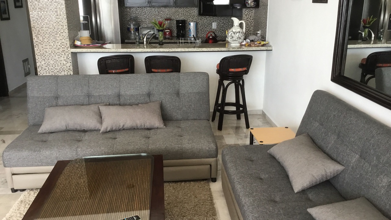 Photo of Livingroom in South Shore Hotel Area