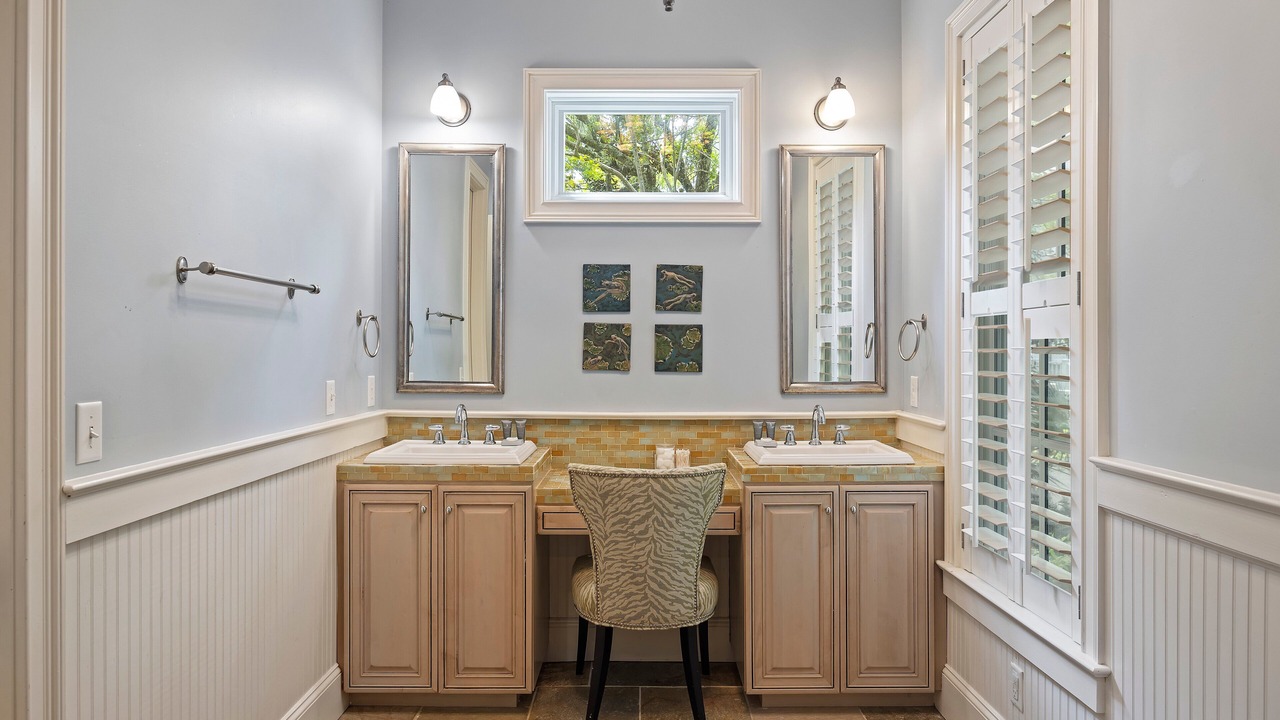 Photo of Bathroom in Vanderhorst Plantation