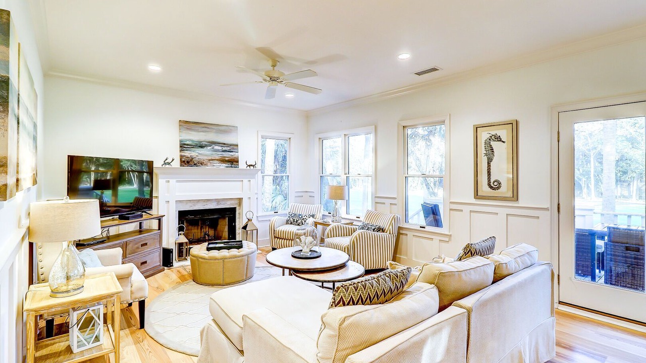 Photo of Livingroom in Vanderhorst Plantation