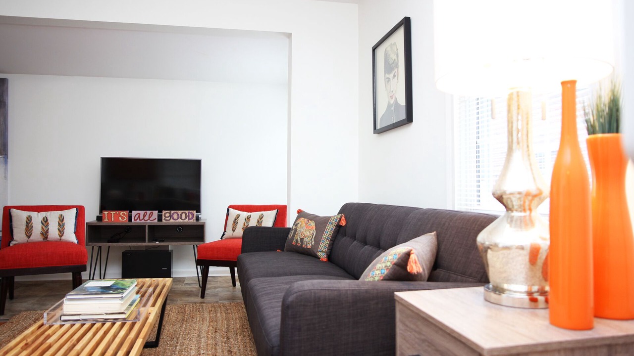 Photo of Livingroom in Cherokee Triangle