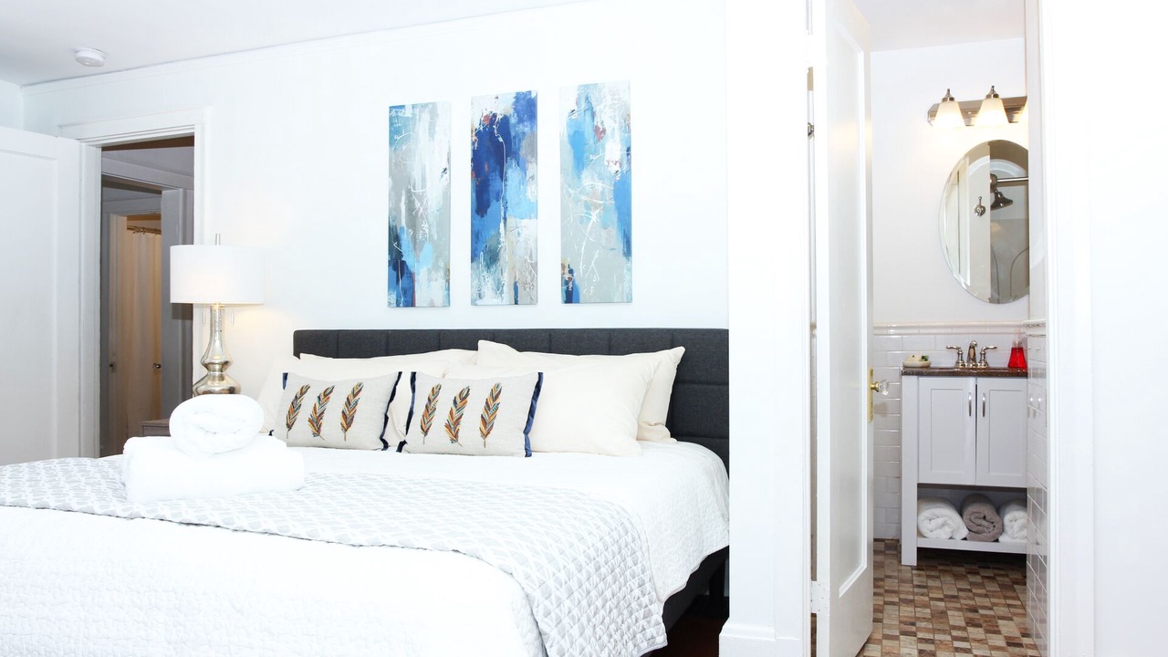 Photo of Bedroom in Cherokee Triangle