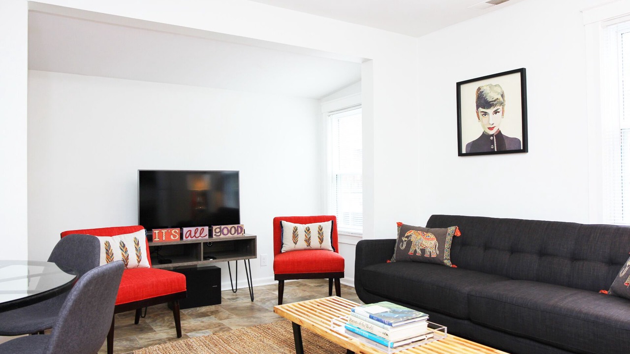 Photo of Livingroom in Cherokee Triangle