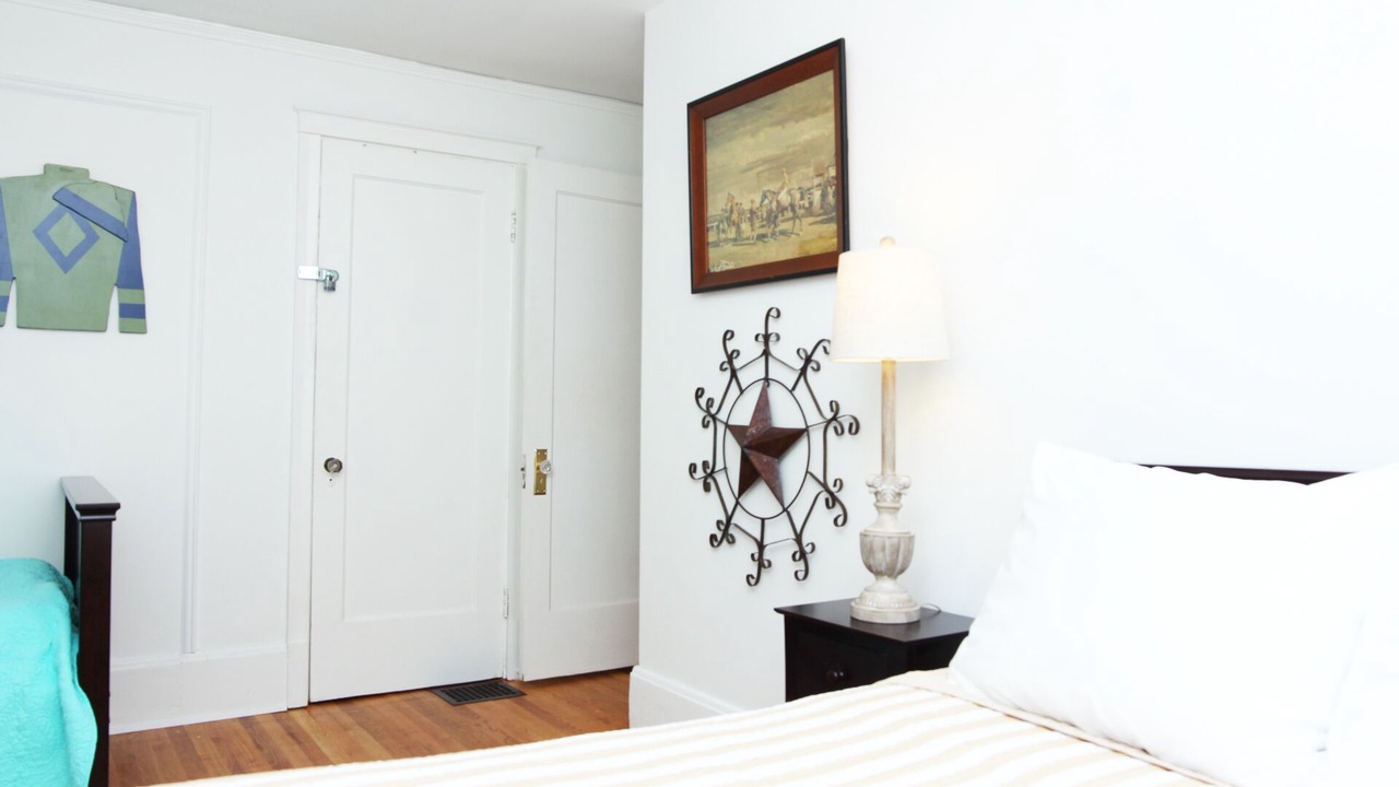 Photo of Bedroom in Cherokee Triangle