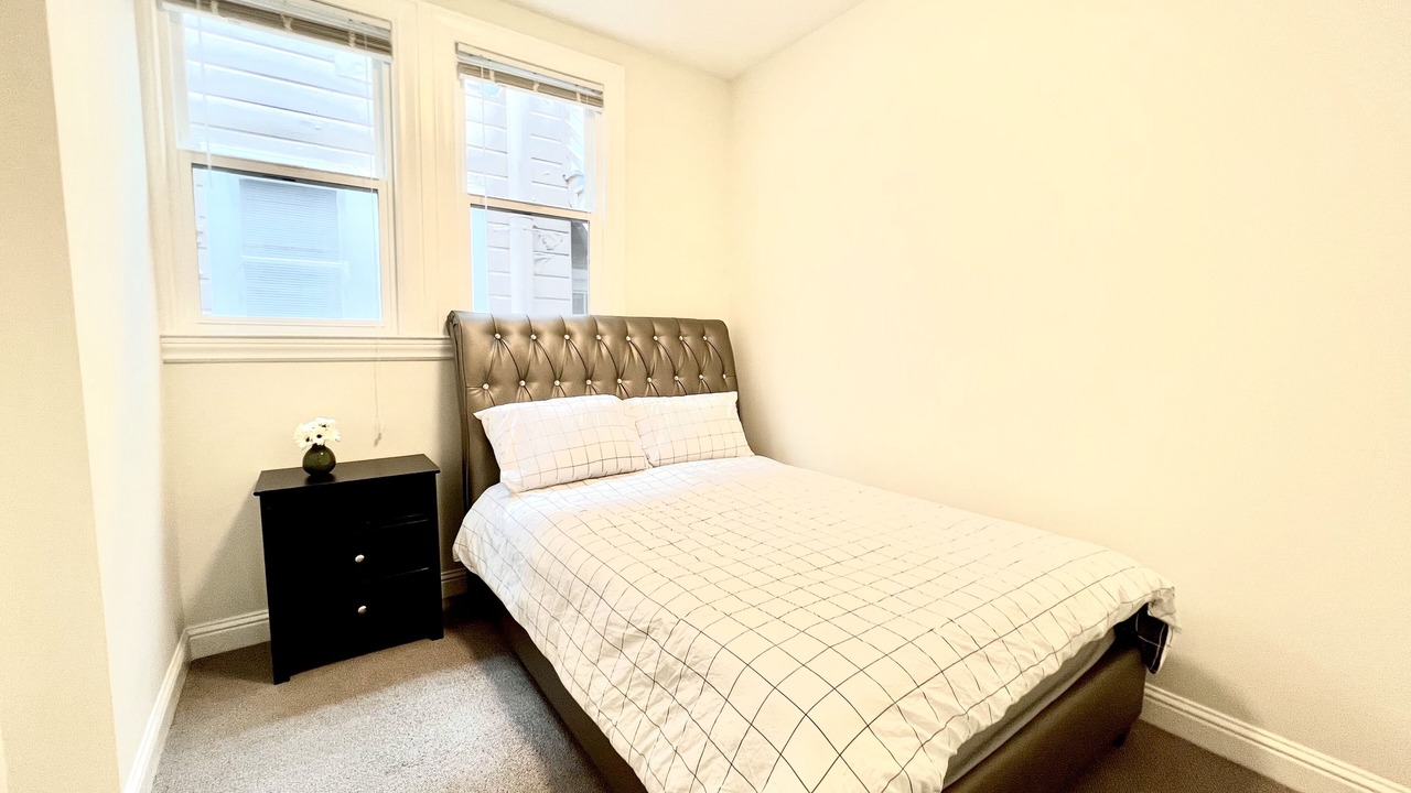 Photo of Bedroom in Laurel Heights