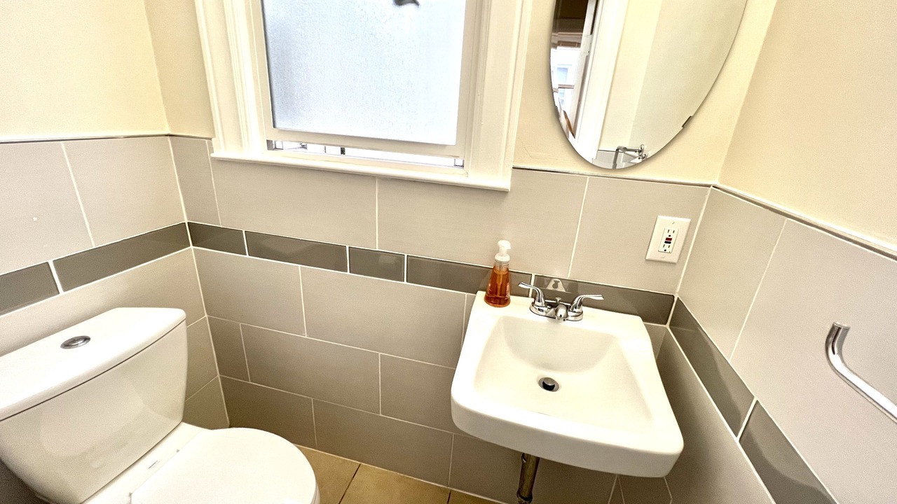 Photo of Bathroom in Laurel Heights