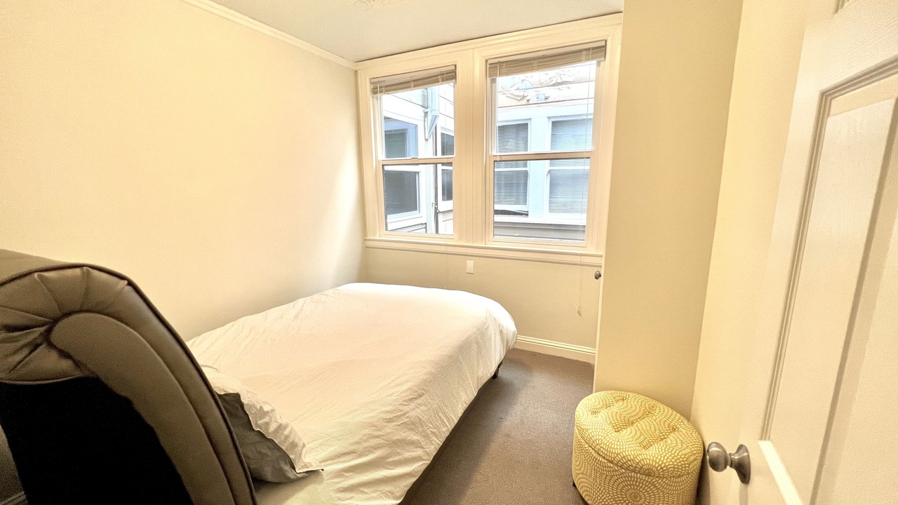 Photo of Bedroom in Laurel Heights