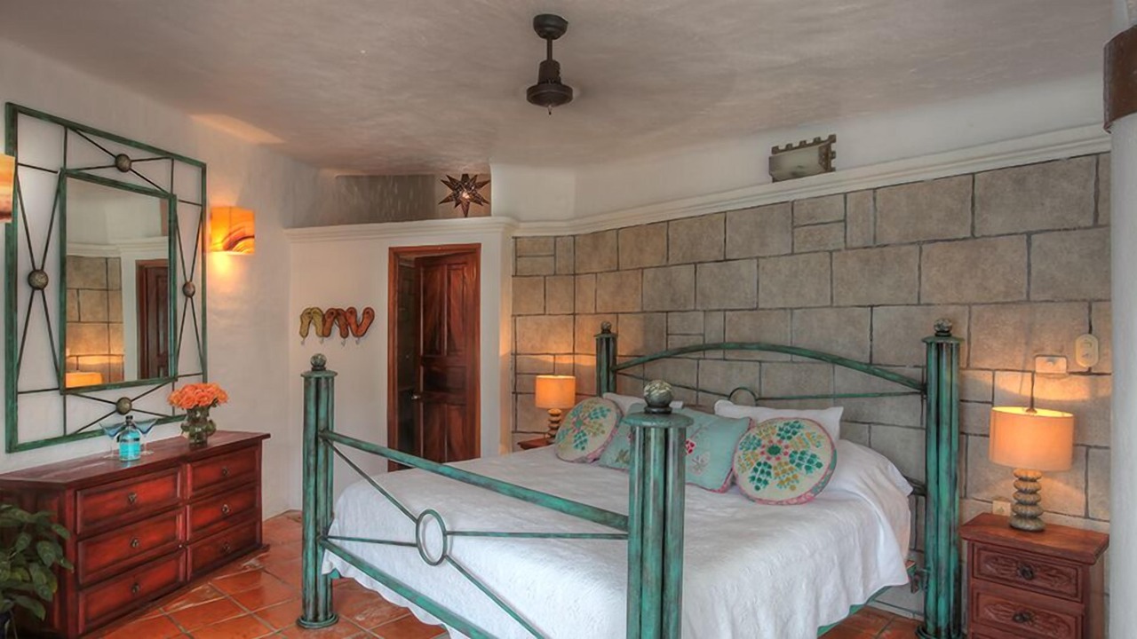Photo of Bedroom in South Shore Hotel Area