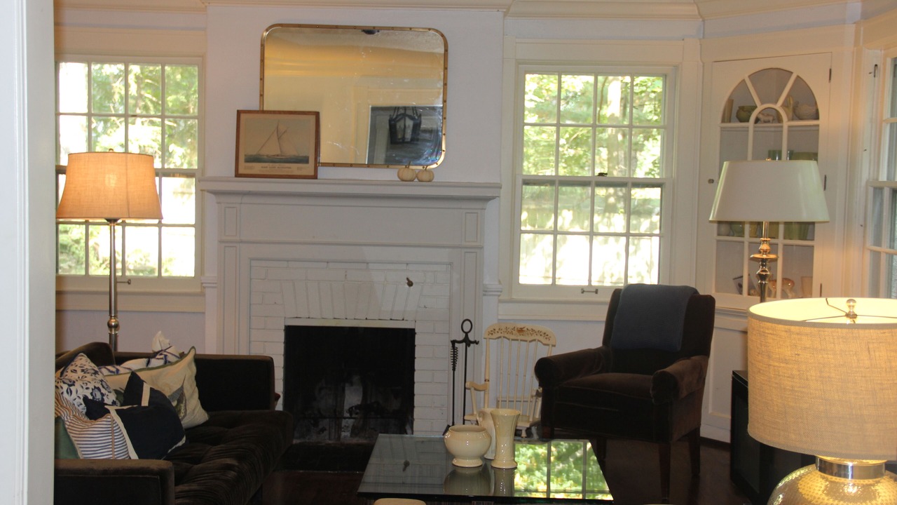 Photo of Livingroom in Burns Park