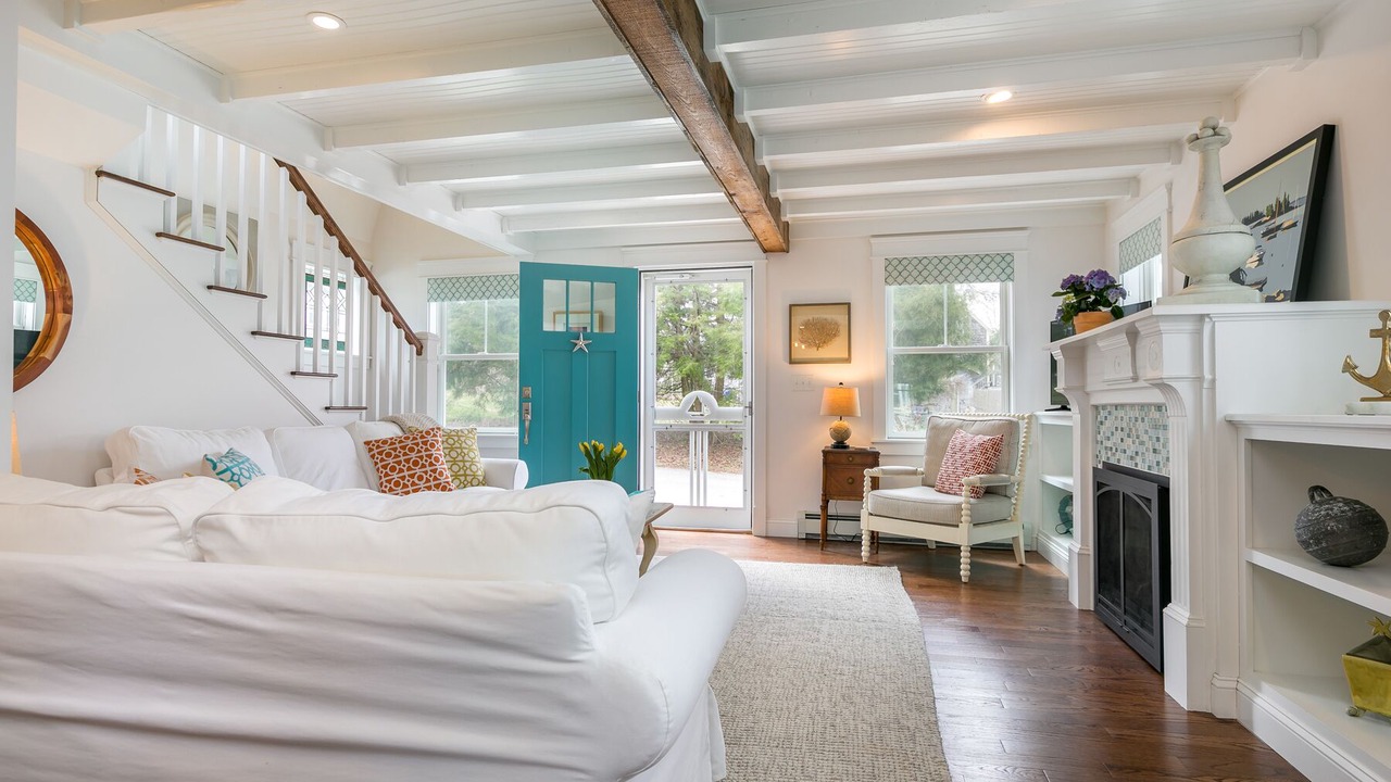 Photo of Livingroom in Loveitts Field
