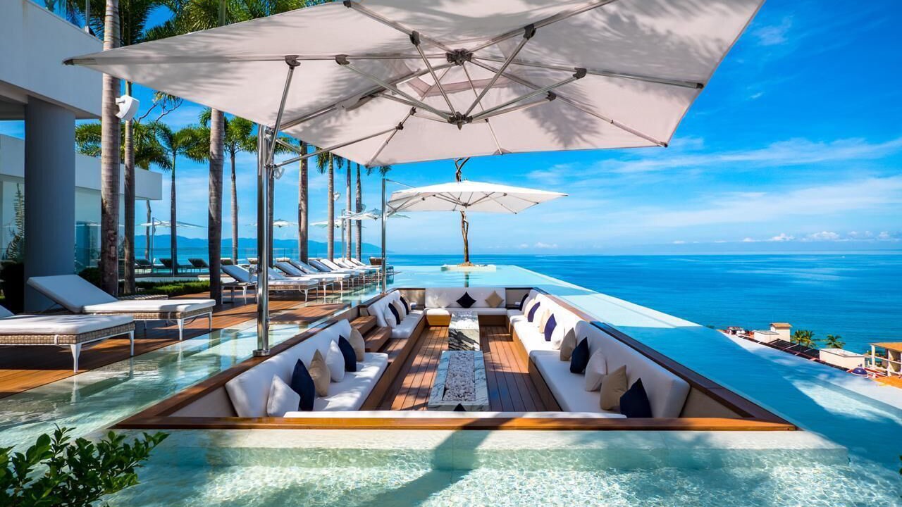 Photo of Outdoor in Romantic Zone