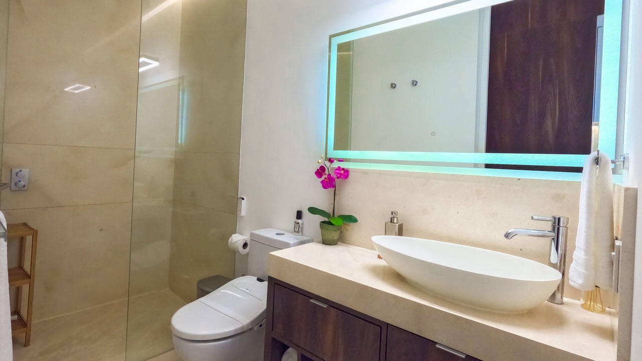 Photo of Bathroom in Romantic Zone