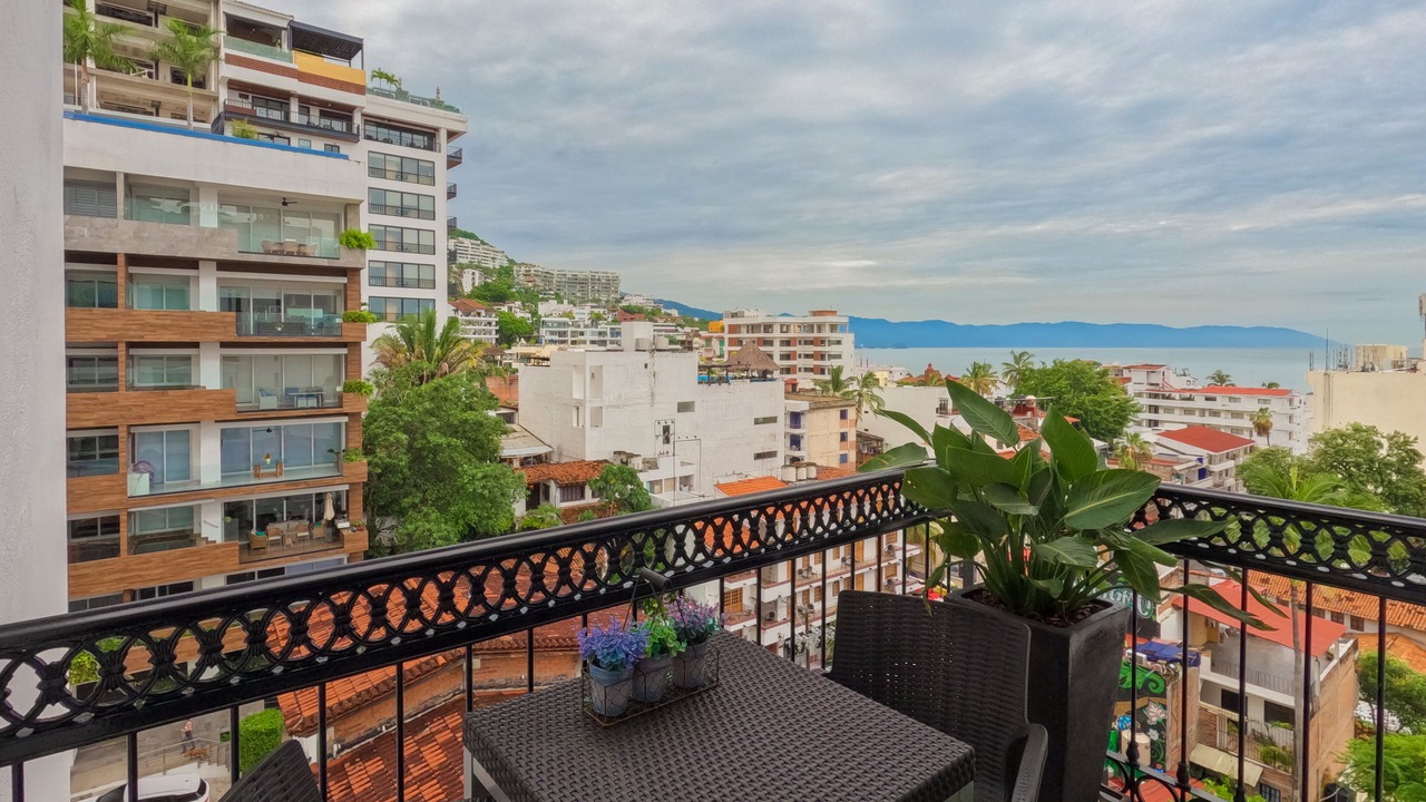 Photo of Outdoor in Romantic Zone