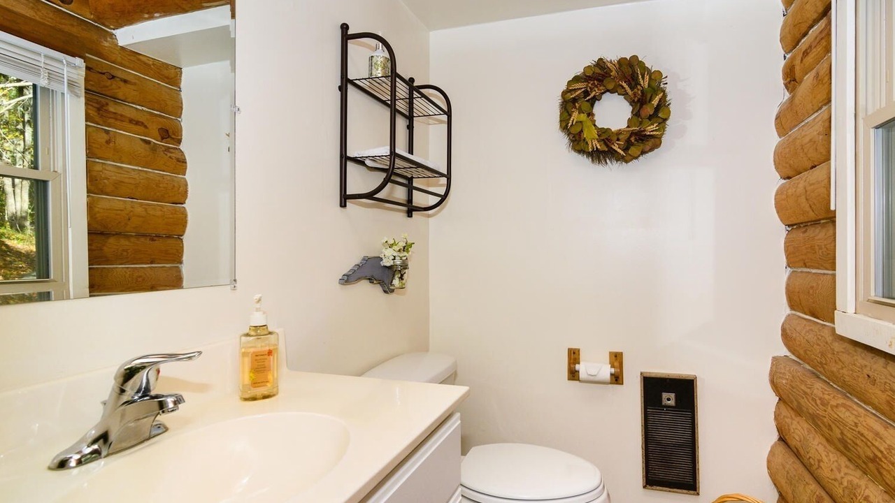 Photo of Bathroom in Skyland