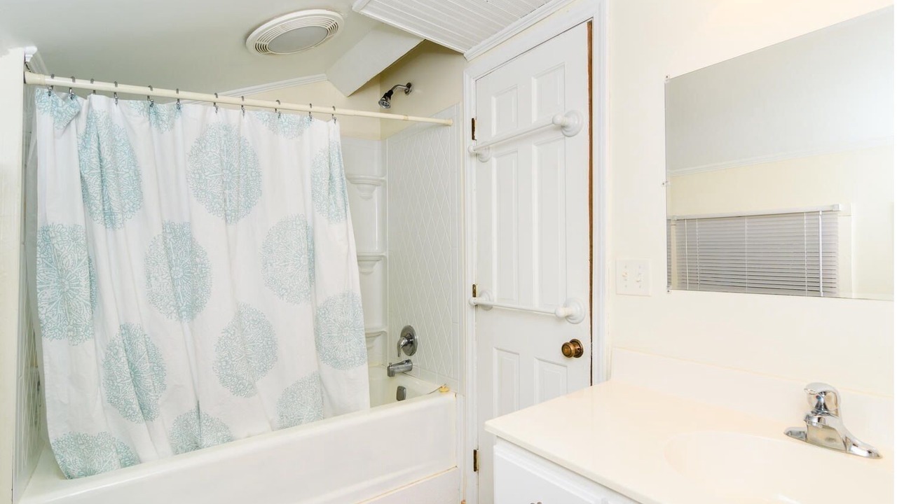 Photo of Bathroom in Skyland
