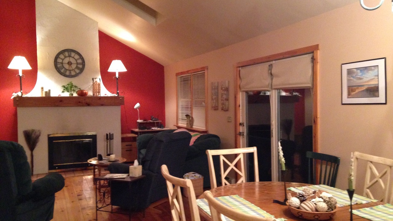 Photo of Livingroom in East Wakefield