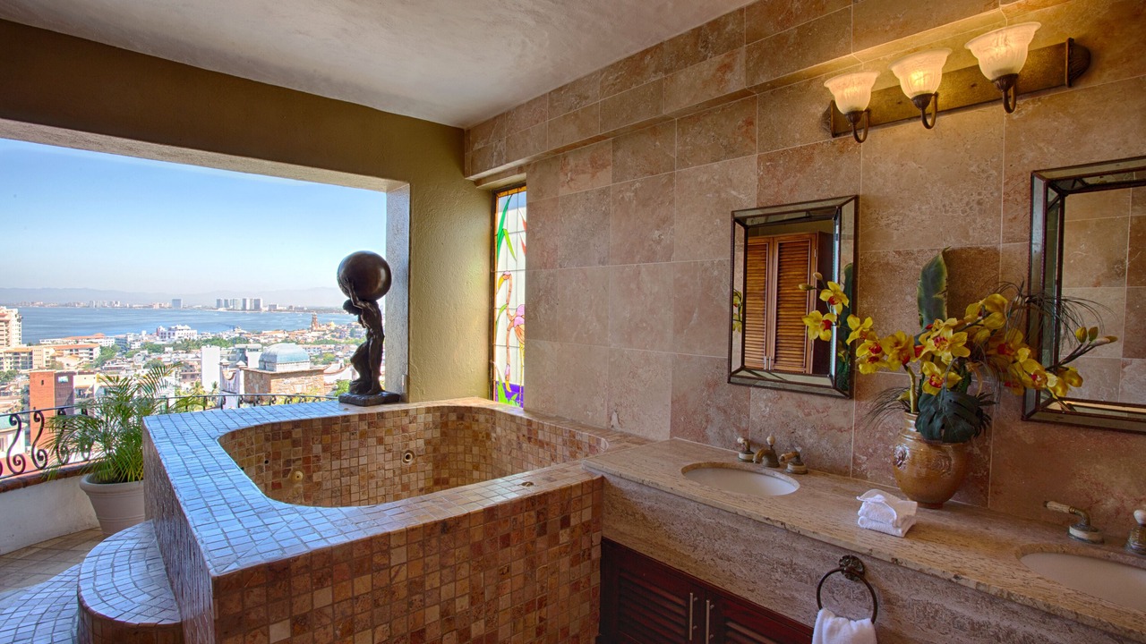 Photo of Bathroom in Romantic Zone