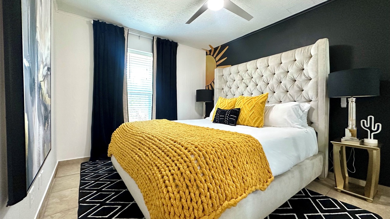 Photo of Bedroom in Paradise Valley Village