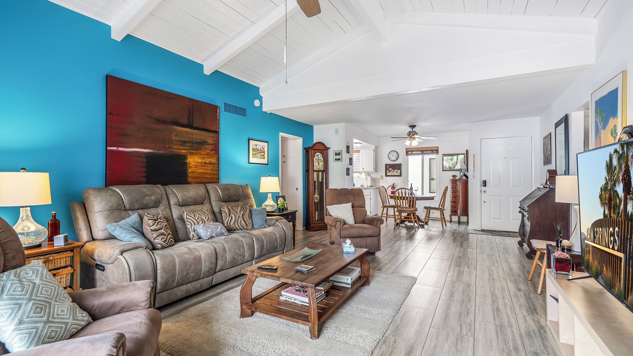 Photo of Livingroom in Canyon Corridor