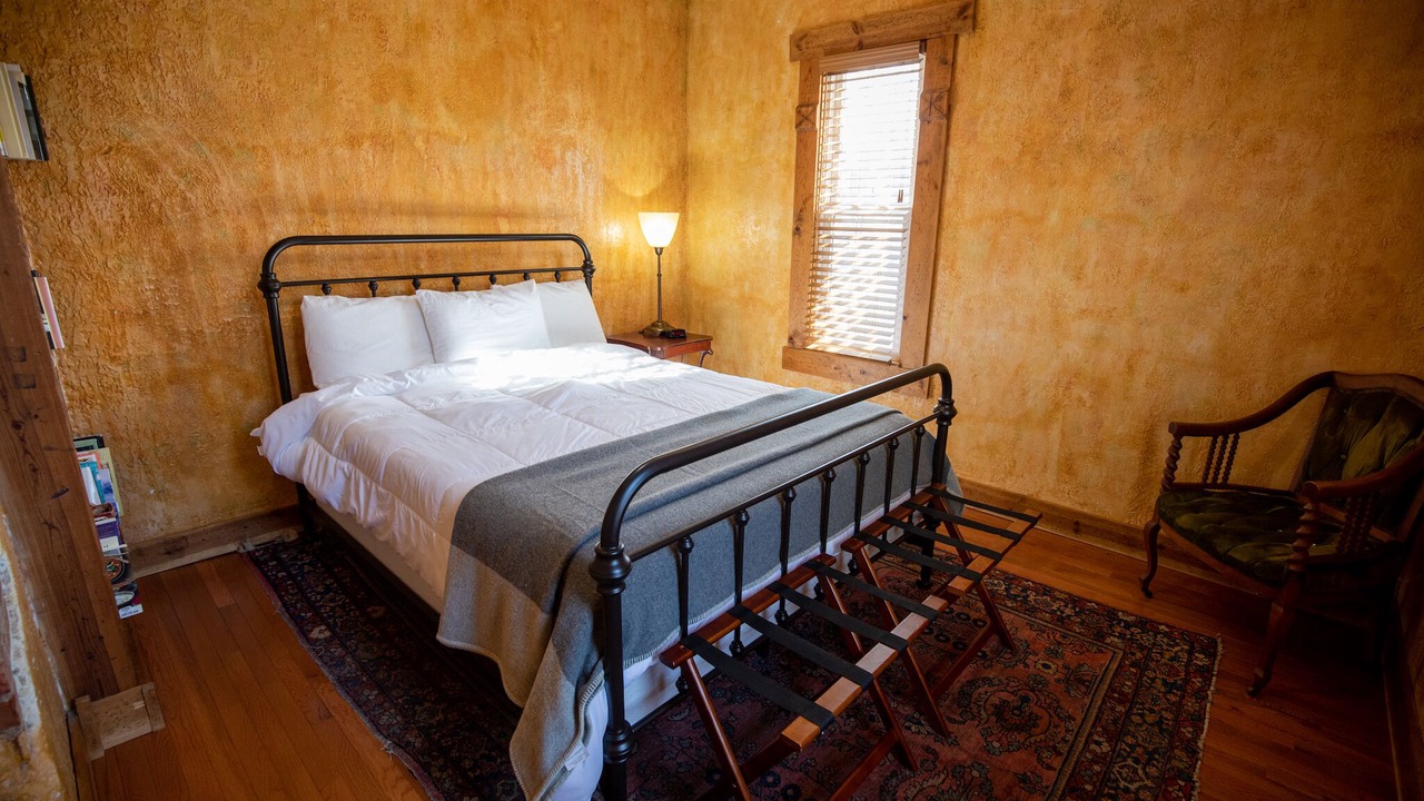 Photo of Bedroom in Culver