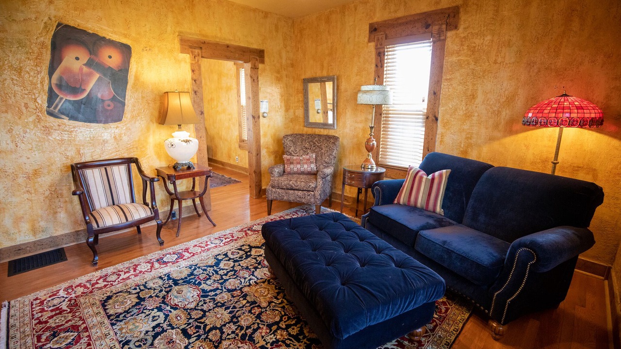 Photo of Livingroom in Culver