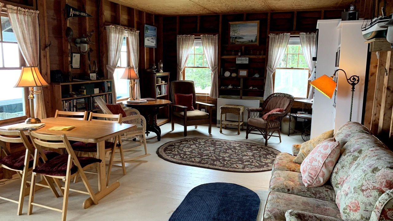 Photo of Livingroom in Brooksville