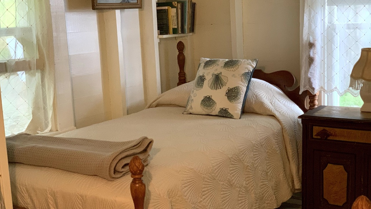 Photo of Bedroom in Brooksville