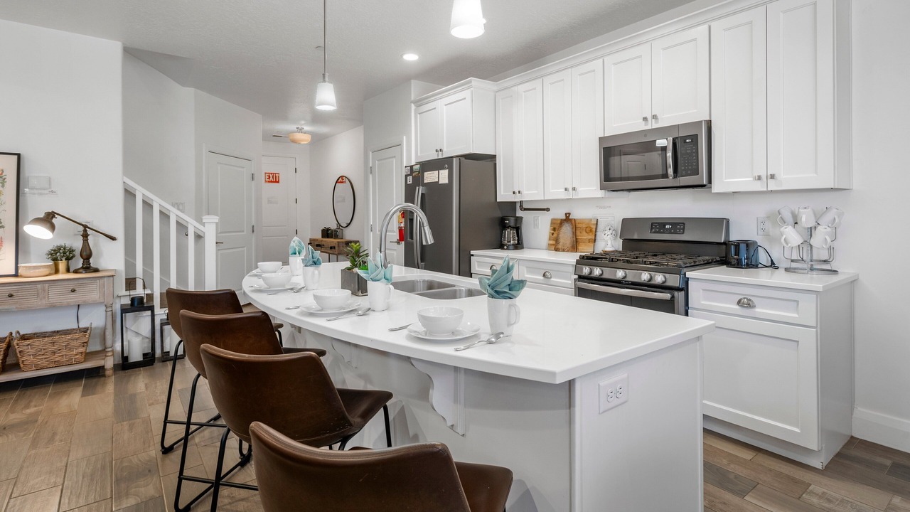 Photo of Kitchen in Hurricane