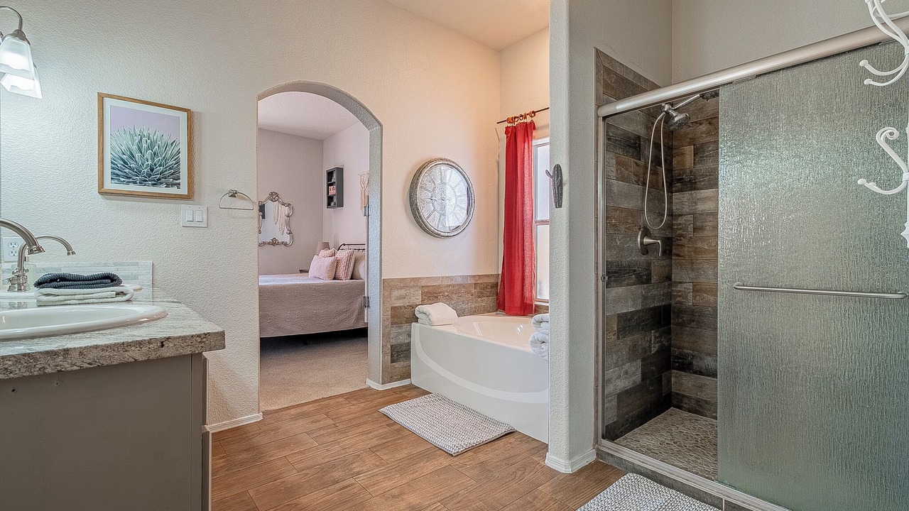 Photo of Bathroom in Desert Foothills