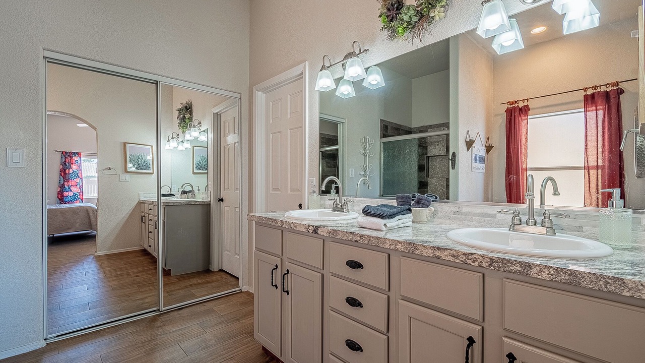 Photo of Bathroom in Desert Foothills