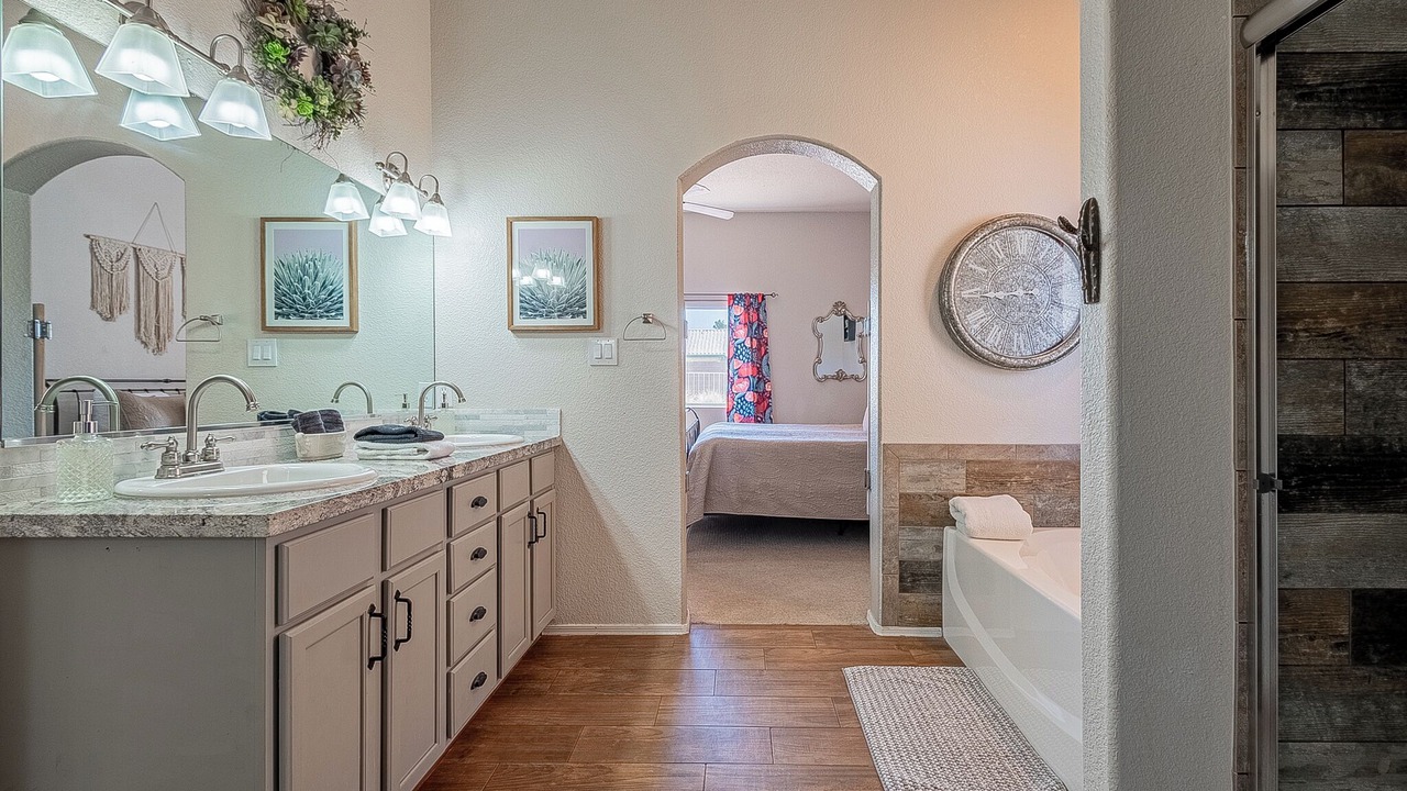 Photo of Bathroom in Desert Foothills