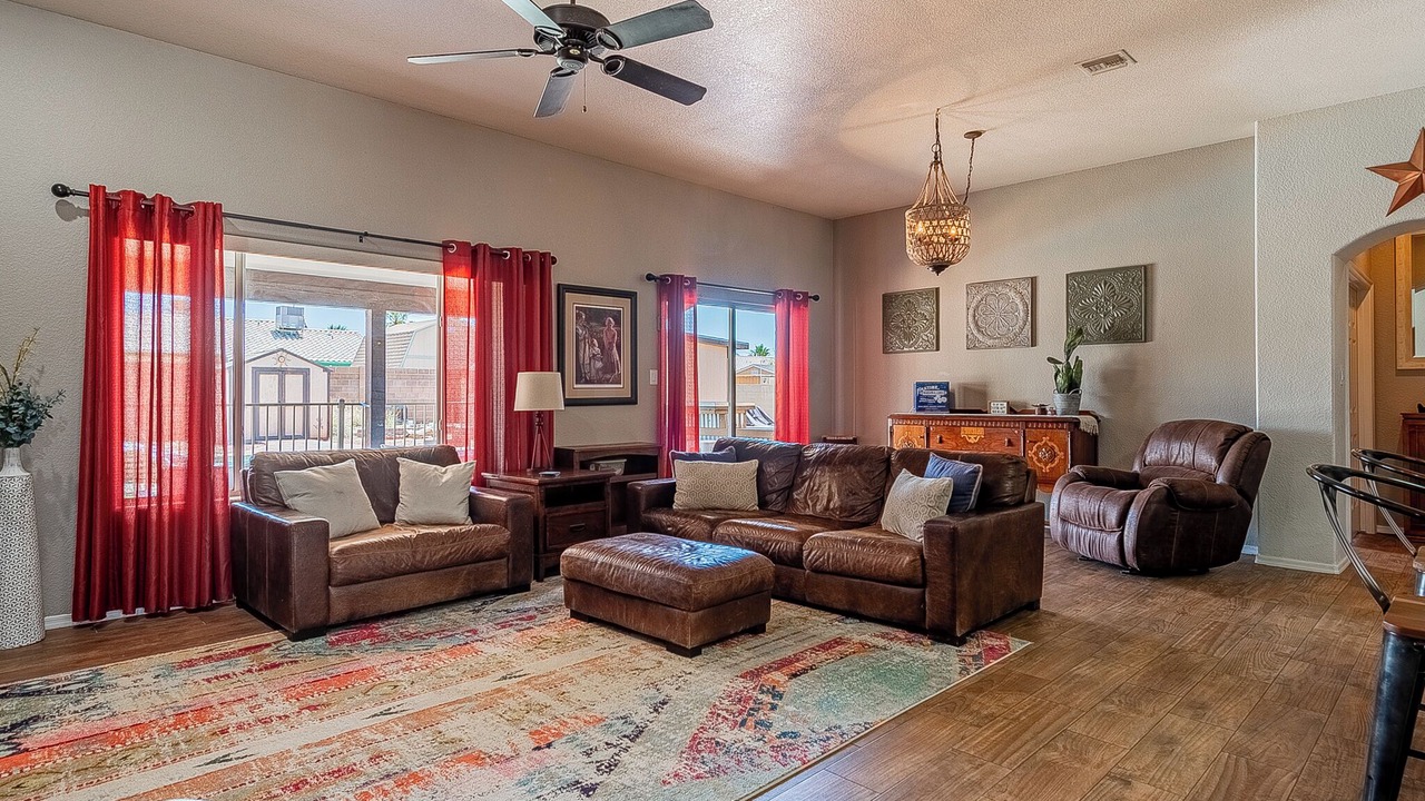 Photo of Livingroom in Desert Foothills