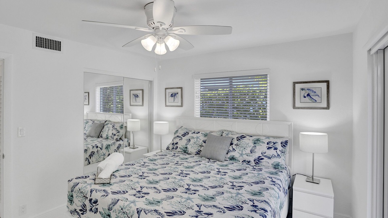 Photo of Bedroom in Hollywood Lakes