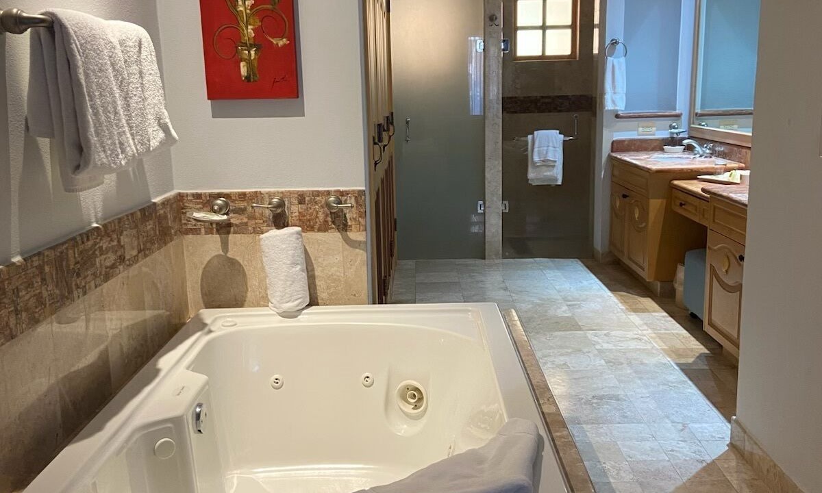 Photo of Bathroom in Flamingos