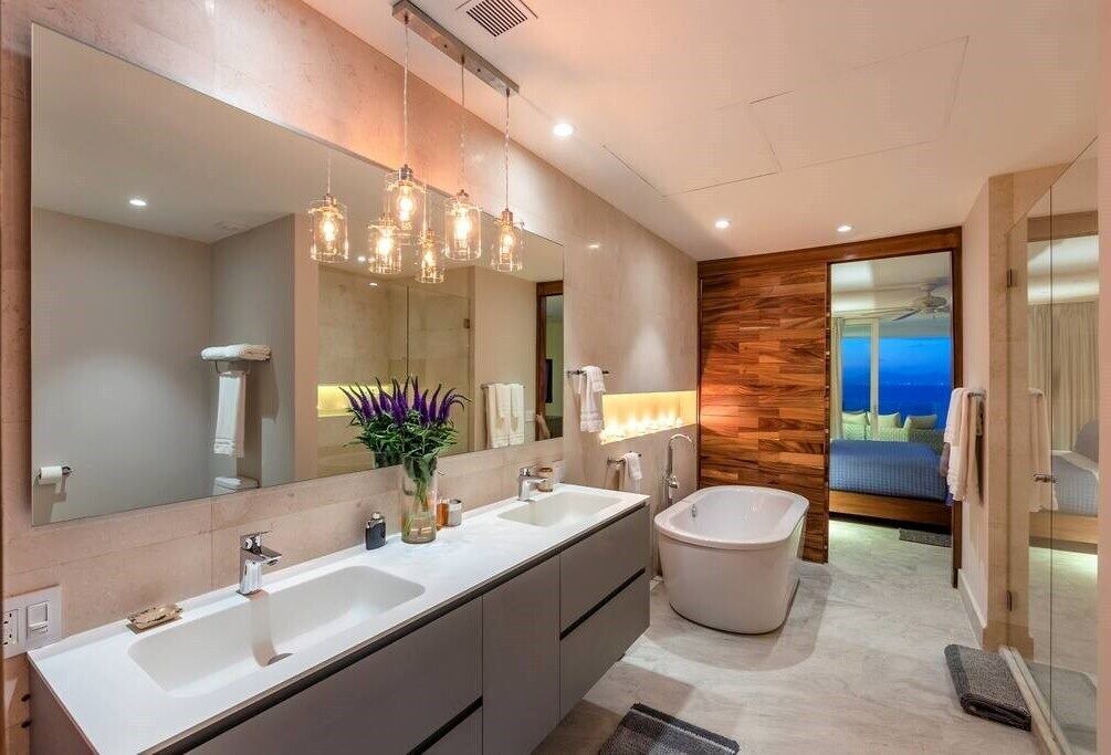 Photo of Bathroom in South Shore Hotel Area