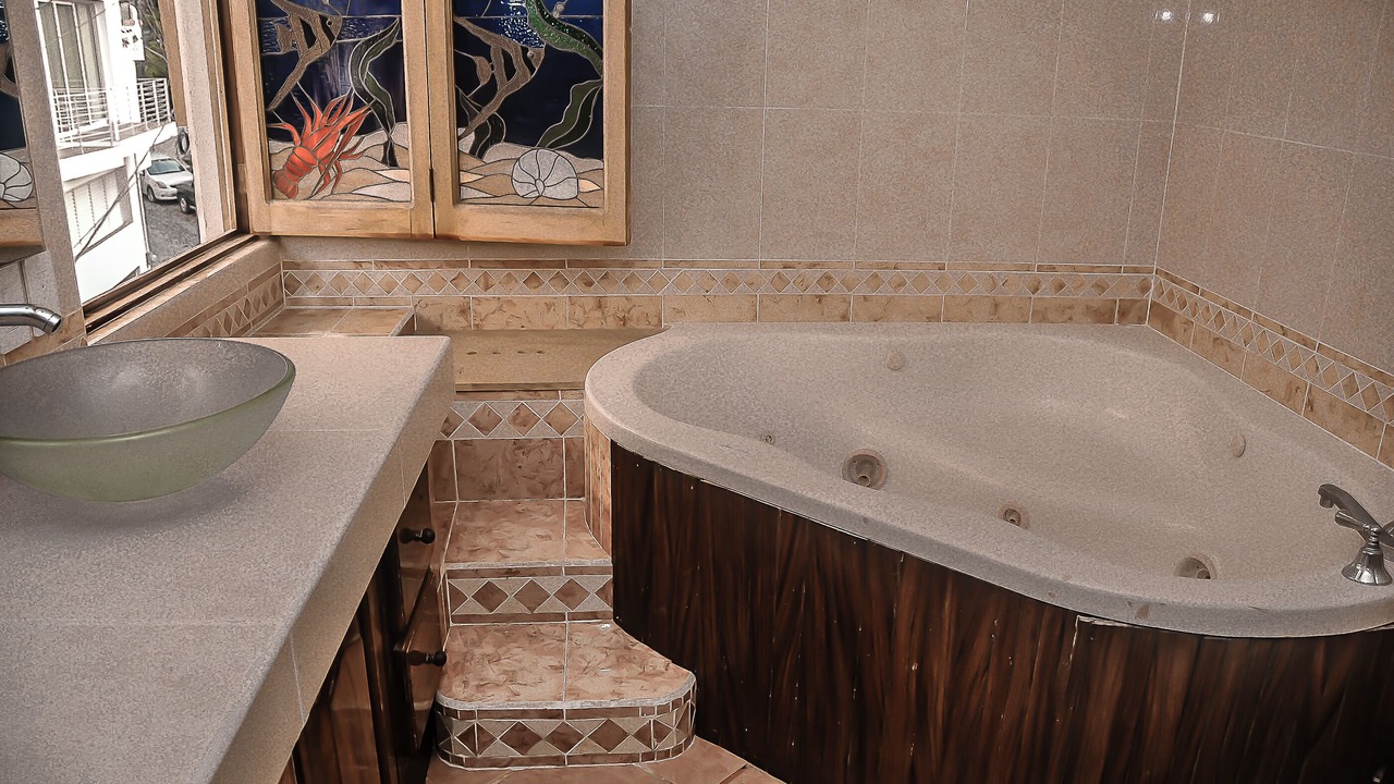 Photo of Bathroom in Romantic Zone