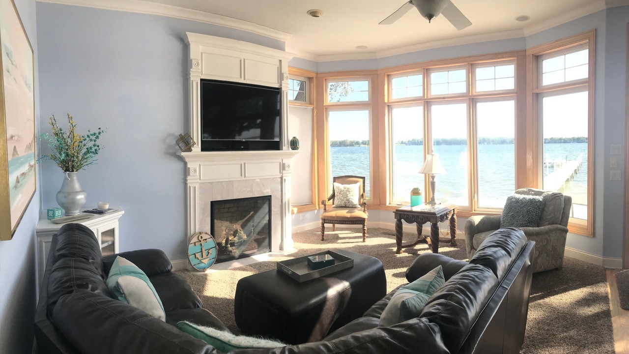 Photo of Livingroom in Enchanted Hills