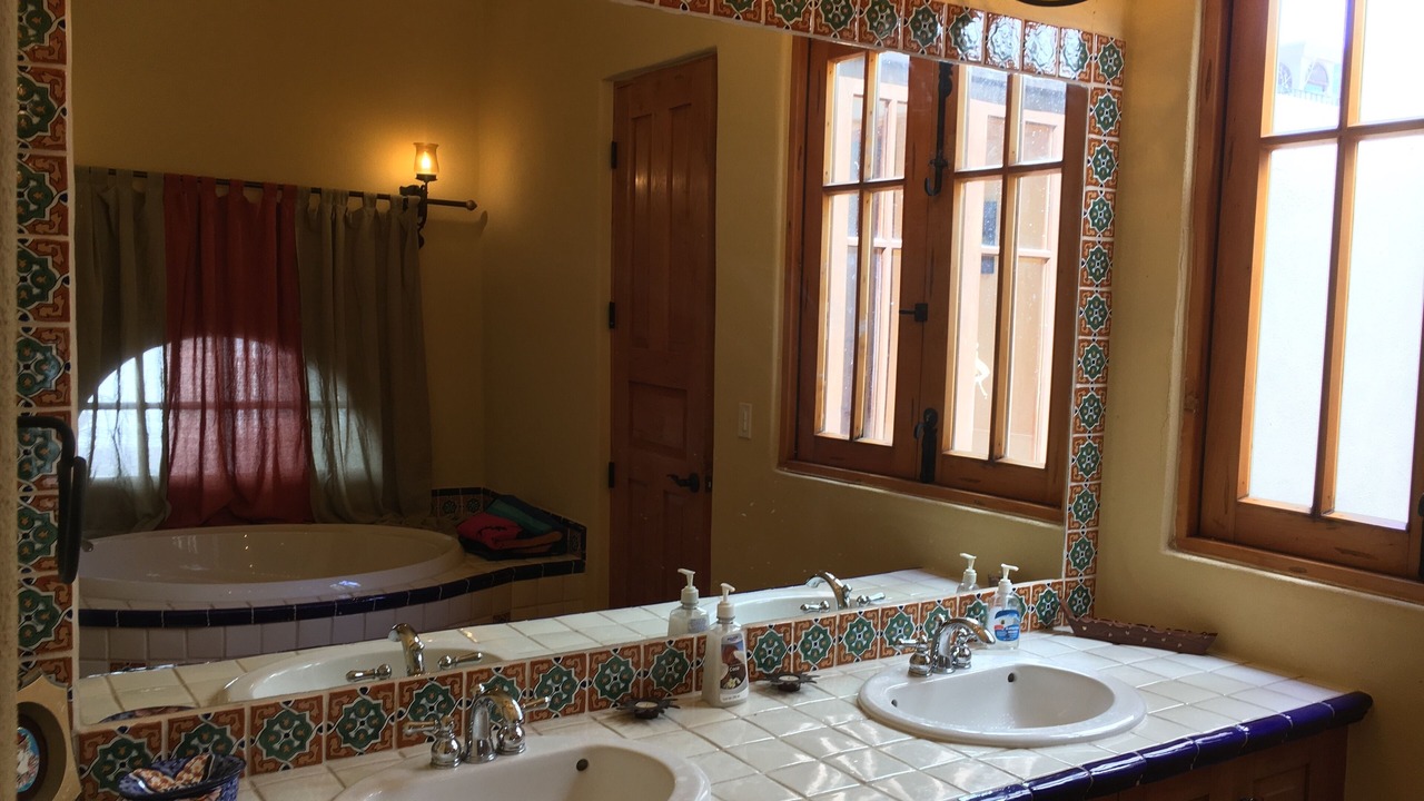 Photo of Bathroom in Nopolo