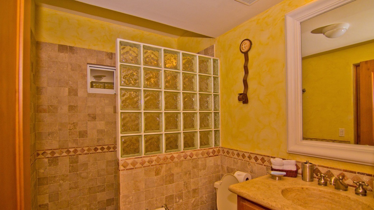 Photo of Bathroom in Zona Hotelera