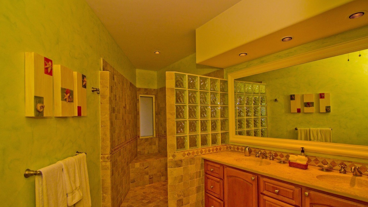 Photo of Bathroom in Zona Hotelera
