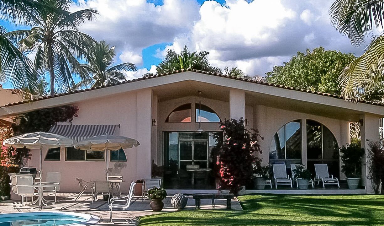 Photo of Outdoor in Club Santiago