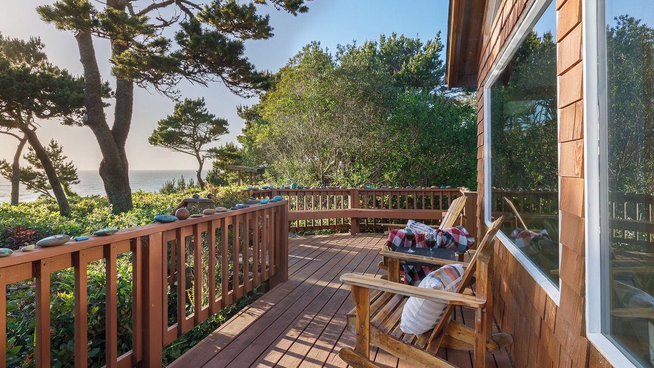 Photo of Patio Balcony in Agate Beach