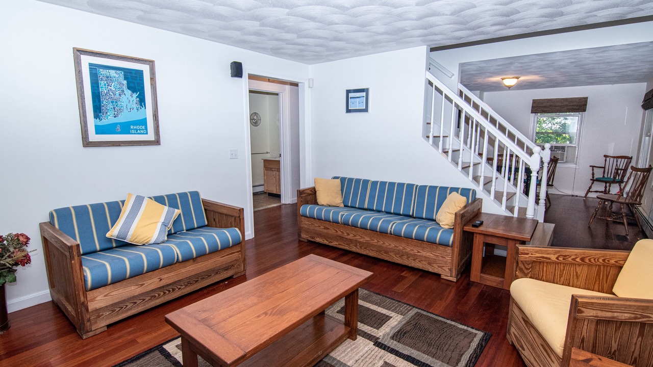 Photo of Livingroom in Saunderstown