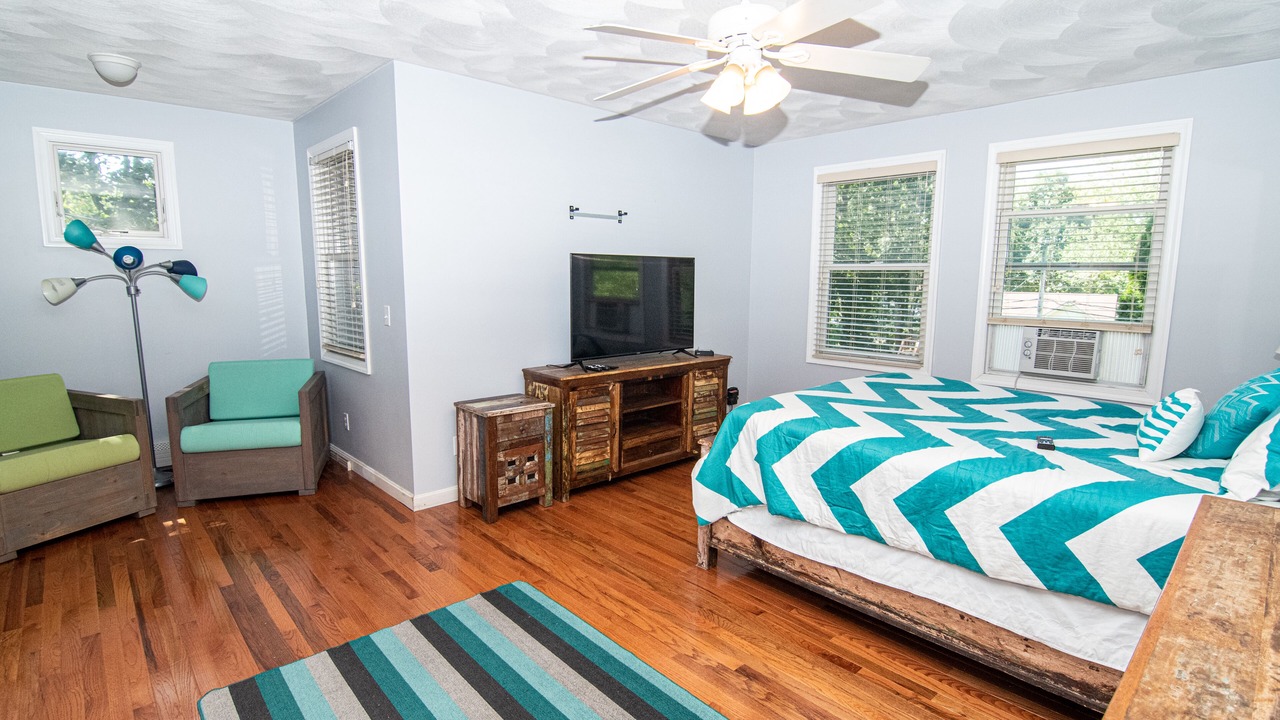 Photo of Bedroom in Saunderstown