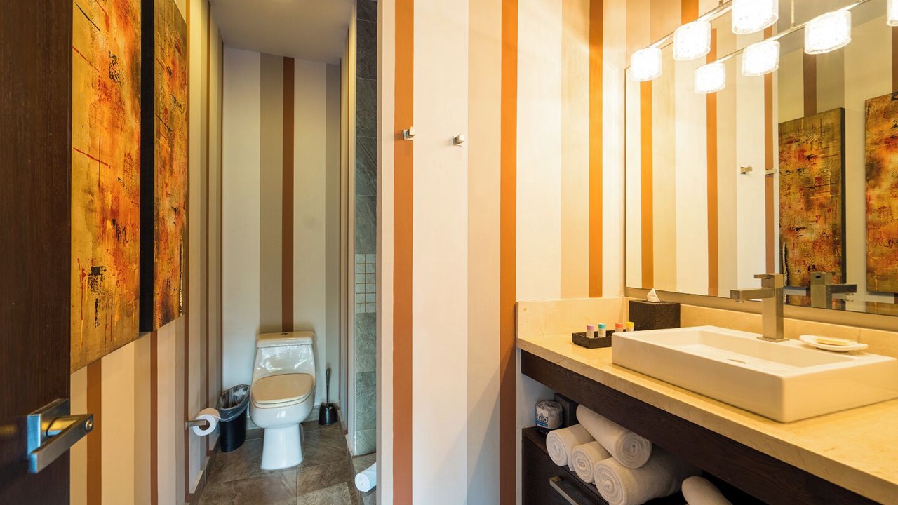 Photo of Bathroom in Romantic Zone