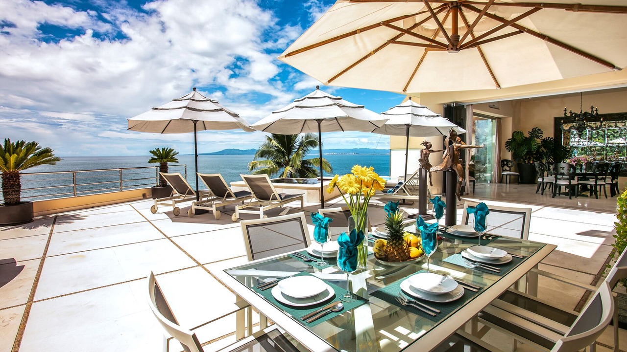 Photo of Outdoor in Romantic Zone