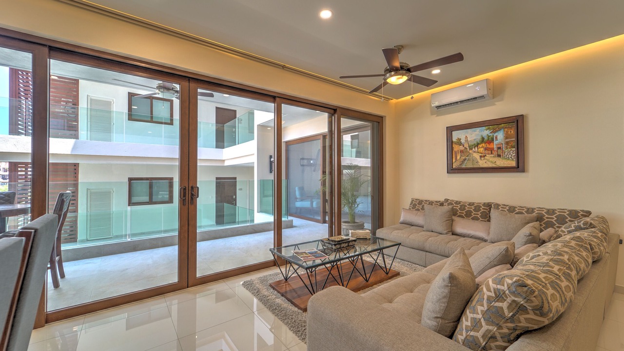 Photo of Livingroom in Romantic Zone