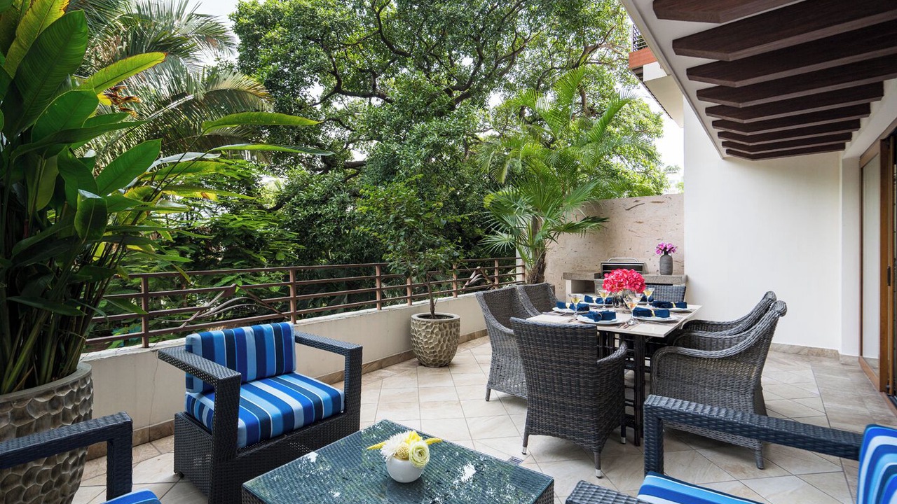 Photo of Outdoor in Romantic Zone