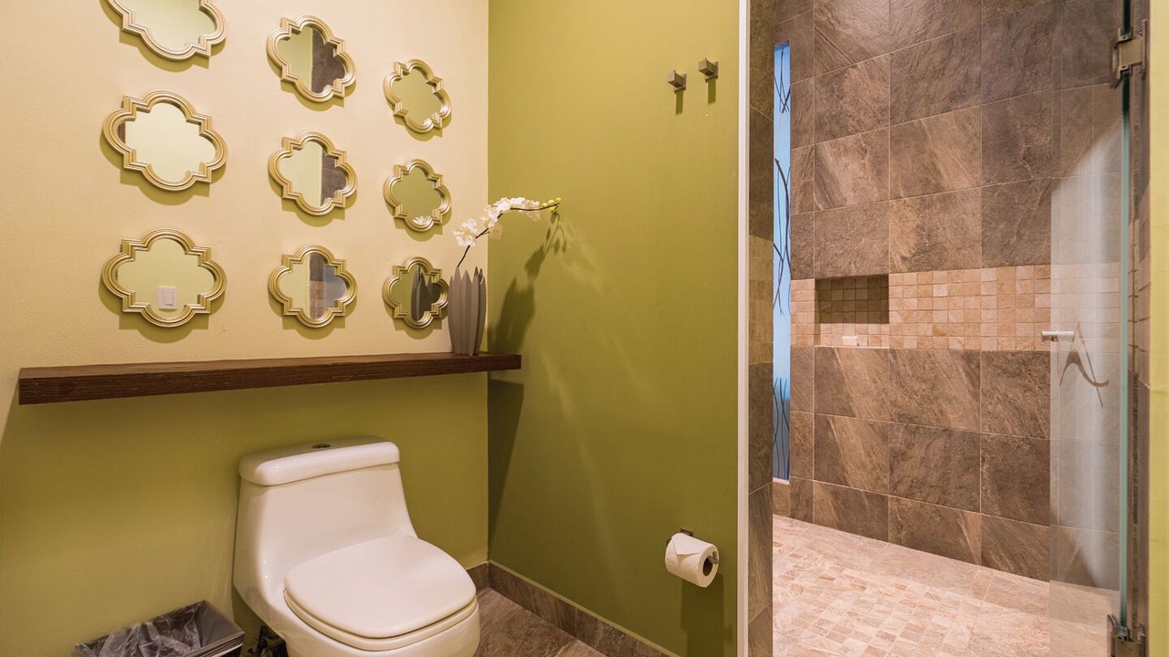 Photo of Bathroom in Romantic Zone