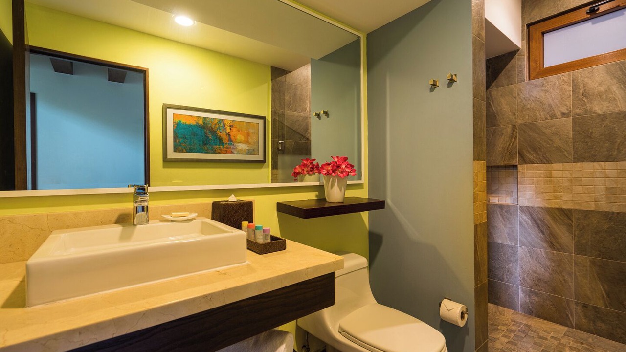 Photo of Bathroom in Romantic Zone